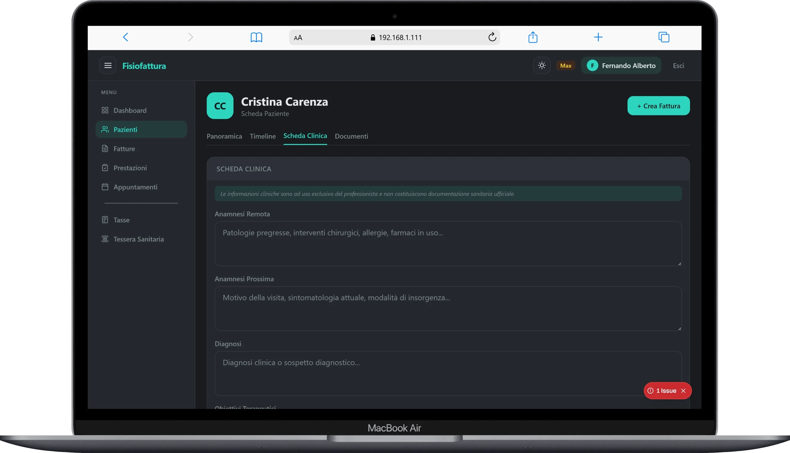 Scheda clinica paziente desktop in tema scuro